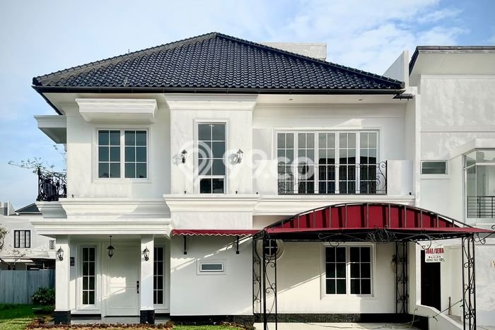 Rumah Elit Modern Tanpa Renovasi di BSD City Tangerang Rumah Elit Modern Tanpa Renovasi di BSD City Tangerang