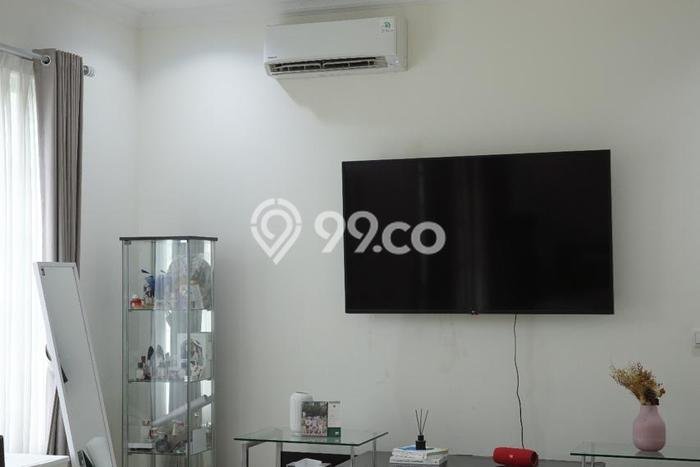Rumah Eksklusif Dijual LT 240m2 di BSD, Tangerang Selatan Rumah Eksklusif Dijual LT 240m2 di BSD, Tangerang Selatan