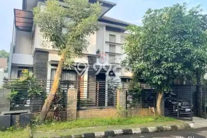 Disewakan! Rumah 2 Kamar Tidur &
3 Kamar Mandi di Sektor 7-Bintaro, Tangerang Selatan Disewakan! Rumah 2 Kamar Tidur &
3 Kamar Mandi di Sektor 7-Bintaro, Tangerang Selatan