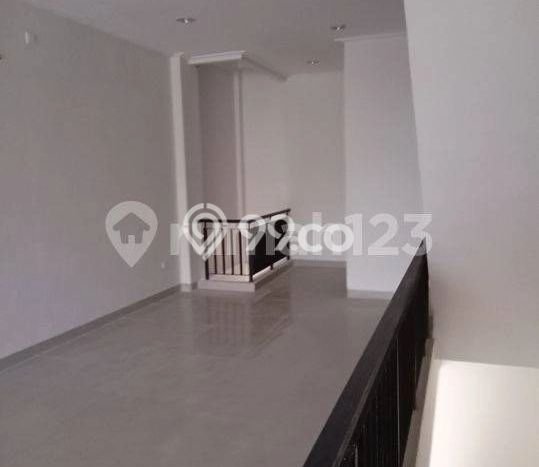 Ruko Disewa di Jakarta Utara dengan LB 270m2 Area Komersial Ramai Ruko Disewa di Jakarta Utara dengan LB 270m2 Area Komersial Ramai