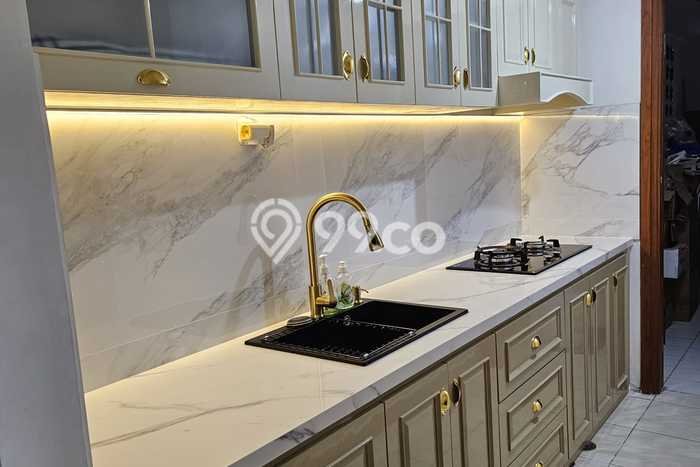 BEST OFFER! Apartemen Kawasan Kemayoran, 2 KM, Luas 96m2m², Area Strategis, Fasilitas Lengkap, Bisa Segera Huni BEST OFFER! Apartemen Kawasan Kemayoran, 2 KM, Luas 96m2m², Area Strategis, Fasilitas Lengkap, Bisa Segera Huni