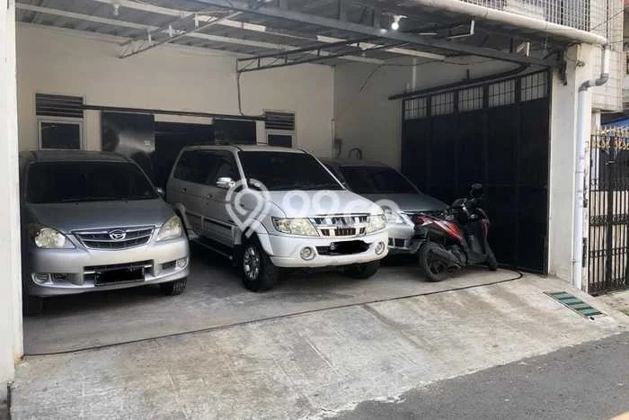 Komersial Bagus LT 253m2 LB 550m2 Dijual di Tambora Jakarta Barat Komersial Bagus LT 253m2 LB 550m2 Dijual di Tambora Jakarta Barat