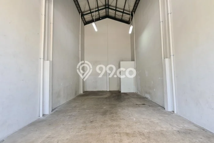 Unit Gudang Dijual di Jakarta Barat LT 120m2 & LB 100m2 Unit Gudang Dijual di Jakarta Barat LT 120m2 & LB 100m2