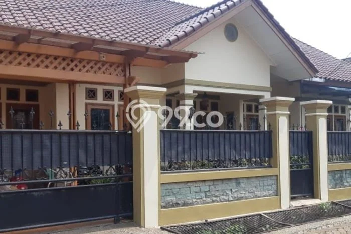 For Sale Rumah 4 Kamar Lokasi Strategis Bagus dan Strategis di Ciputat For Sale Rumah 4 Kamar Lokasi Strategis Bagus dan Strategis di Ciputat