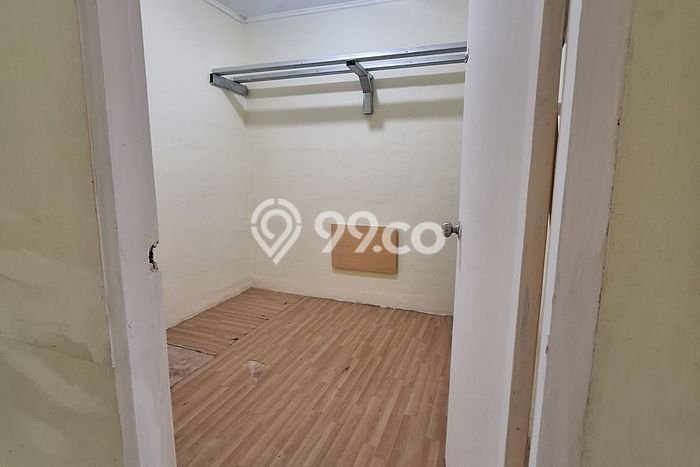 Jual Rumah Strategis Bagus Punya 2 KT di BSD Tangerang Selatan SHM Jual Rumah Strategis Bagus Punya 2 KT di BSD Tangerang Selatan SHM