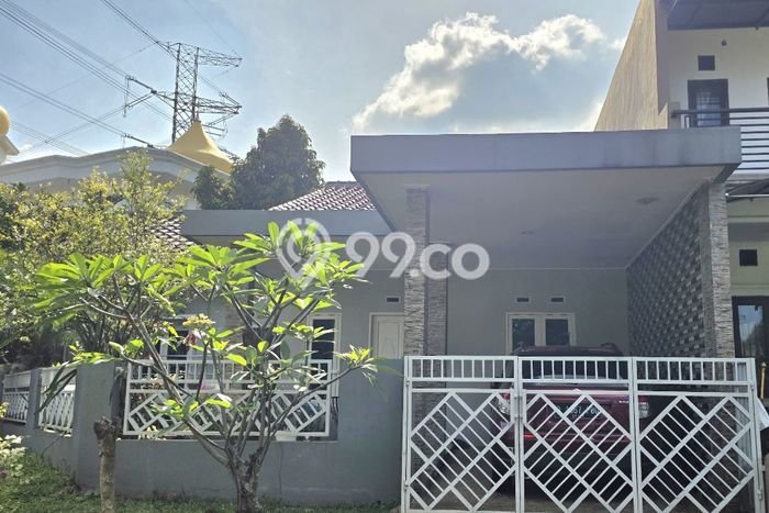 Hunian Cantik Minimalis Lb 120m2 di Serpong Utara, Tangerang Selatan Hunian Cantik Minimalis Lb 120m2 di Serpong Utara, Tangerang Selatan