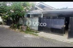Rumah Strategis Modern Lb 100m2 di Ciputat, Tangerang Selatan Rumah Strategis Modern Lb 100m2 di Ciputat, Tangerang Selatan