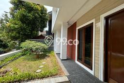 Rumah Mewah LB 330m2 Siap Huni Desain Elegan di Bintaro, Tangerang Selatan Rumah Mewah LB 330m2 Siap Huni Desain Elegan di Bintaro, Tangerang Selatan