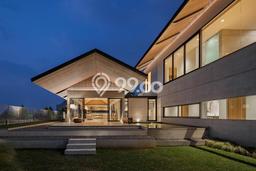 Rumah Mewah LB 550m2 Siap Pakai Desain Elegan di Kota Baru Parahyangan, Bandung Rumah Mewah LB 550m2 Siap Pakai Desain Elegan di Kota Baru Parahyangan, Bandung