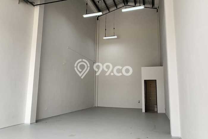 Gudang Kawasan Bisnis di Teluk Naga, Luas 102m², Siap Operasional Gudang Kawasan Bisnis di Teluk Naga, Luas 102m², Siap Operasional