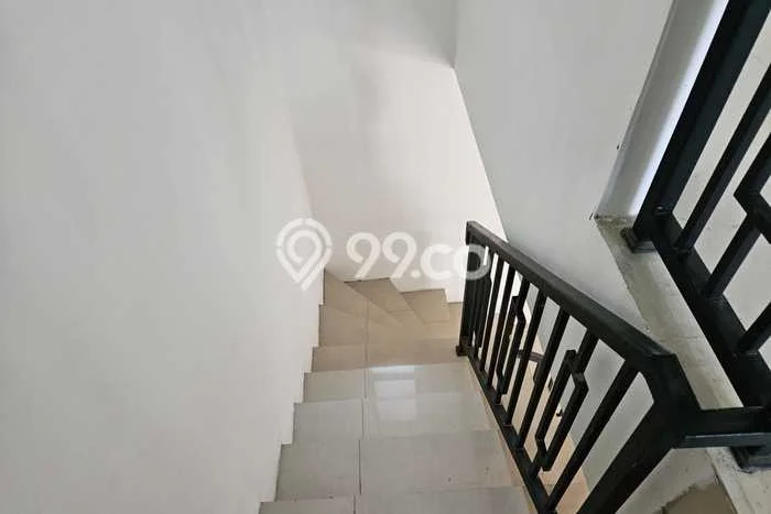 Lokasi Strategis! Dijual Ruko Bisnis di Curug, Tangerang Kondisi Bagus Lokasi Strategis! Dijual Ruko Bisnis di Curug, Tangerang Kondisi Bagus