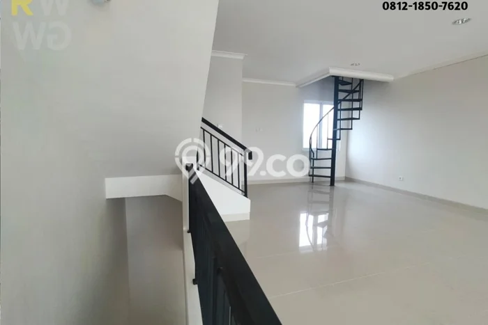 PELUANG EMAS! Gudang di Grand Wisata, Luas 339m², Kawasan Bisnis PELUANG EMAS! Gudang di Grand Wisata, Luas 339m², Kawasan Bisnis