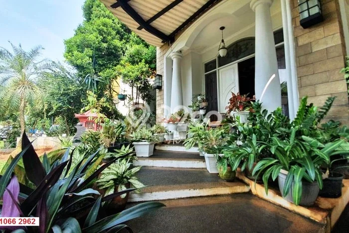 Rumah Mewah LB 350m2 Siap Pakai Desain Elegan di Grand Wisata, Bekasi Rumah Mewah LB 350m2 Siap Pakai Desain Elegan di Grand Wisata, Bekasi