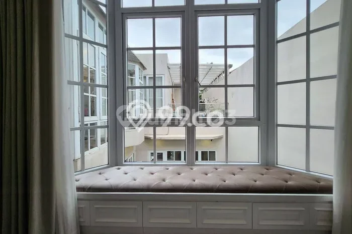 Rumah Luxury Modern Tanpa Renovasi di BSD City Tangerang Rumah Luxury Modern Tanpa Renovasi di BSD City Tangerang