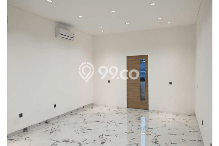 Ruko Strategis di , Luas 220m2m², Lokasi Jalan Utama Ruko Strategis di , Luas 220m2m², Lokasi Jalan Utama