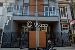 Jual Rumah Minimalis Bagus Punya 4 KT di Kelapa Gading Jakarta Utara SHM Jual Rumah Minimalis Bagus Punya 4 KT di Kelapa Gading Jakarta Utara SHM