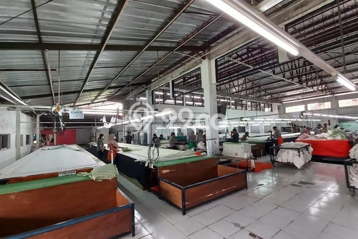 Pabrik Dijual Lokasi Emas di Sawangan Luas 3000m2 Pabrik Dijual Lokasi Emas di Sawangan Luas 3000m2
