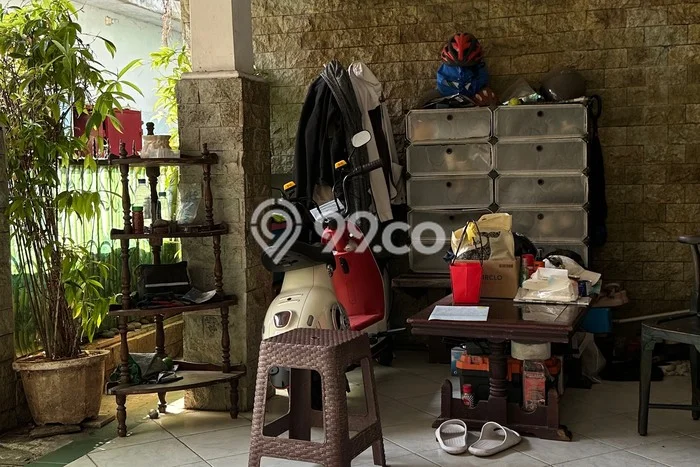 Rumah Luas Asri 4 KT Siap Pakai di Menteng Dalam Jakarta Selatan Rumah Luas Asri 4 KT Siap Pakai di Menteng Dalam Jakarta Selatan