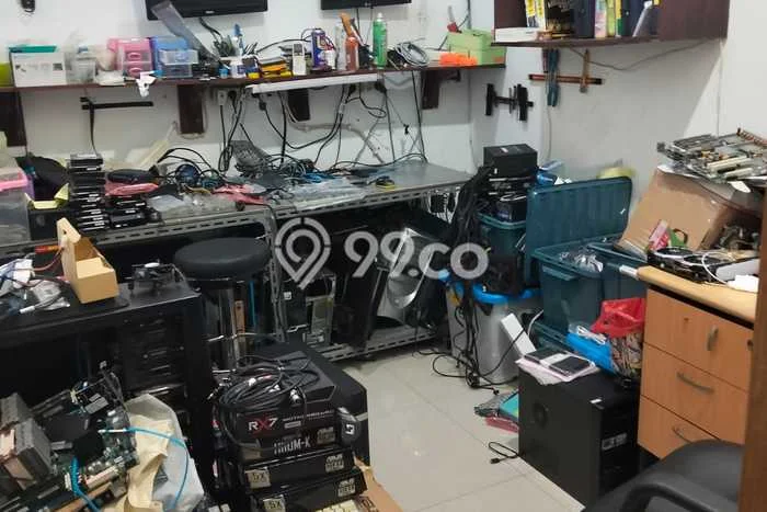 Dijual Rumah Luas Megah Dengan View Cantik di Tomang, Jakarta Barat Dijual Rumah Luas Megah Dengan View Cantik di Tomang, Jakarta Barat