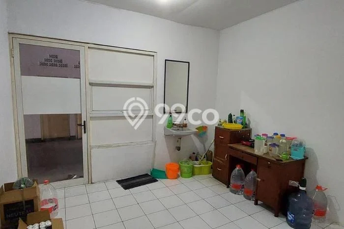 Lokasi Strategis! Dijual Gudang Bisnis di Cipondoh, Tangerang Kondisi Baik Lokasi Strategis! Dijual Gudang Bisnis di Cipondoh, Tangerang Kondisi Baik