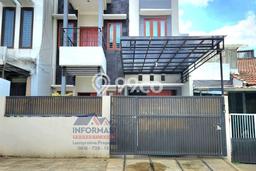 Ready to Use! Luxury House LT 140m2 Desain Modern di Puri Indah Ready to Use! Luxury House LT 140m2 Desain Modern di Puri Indah