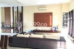 For Sale! Luxury House LT 220m2 Desain Elegan di Meruya For Sale! Luxury House LT 220m2 Desain Elegan di Meruya