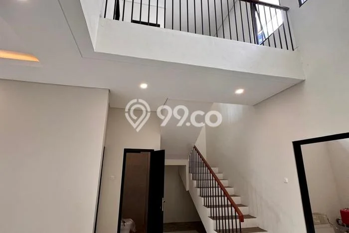 Rumah Luas Asri 2 KT Siap Pakai di Villa Meruya Jakarta Barat Rumah Luas Asri 2 KT Siap Pakai di Villa Meruya Jakarta Barat