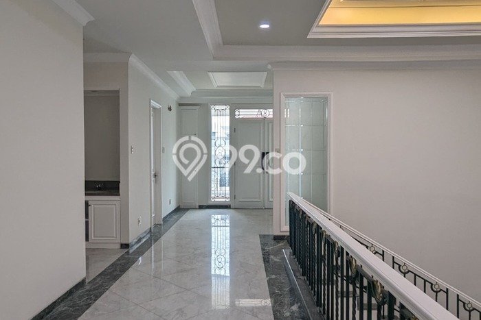 Rumah Murah LT 300m2 di Puri Indah Akses Mudah Rumah Murah LT 300m2 di Puri Indah Akses Mudah