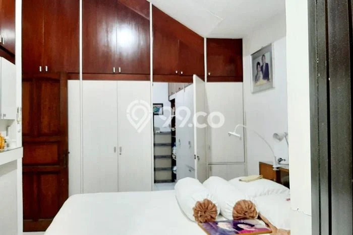 Rumah Elit LB 100m2 Siap Pakai Desain Elegan di Kedoya Baru, Jakarta Barat Rumah Elit LB 100m2 Siap Pakai Desain Elegan di Kedoya Baru, Jakarta Barat