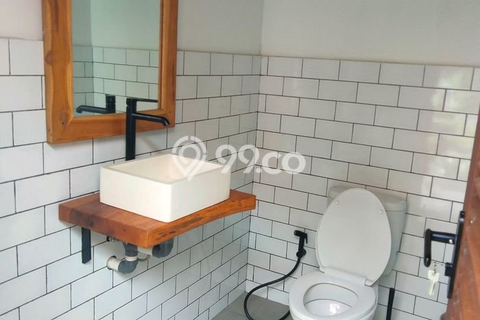 Investasi Menjanjikan! Vila Kawasan , Luas 220m2m², Posisi Strategis Investasi Menjanjikan! Vila Kawasan , Luas 220m2m², Posisi Strategis