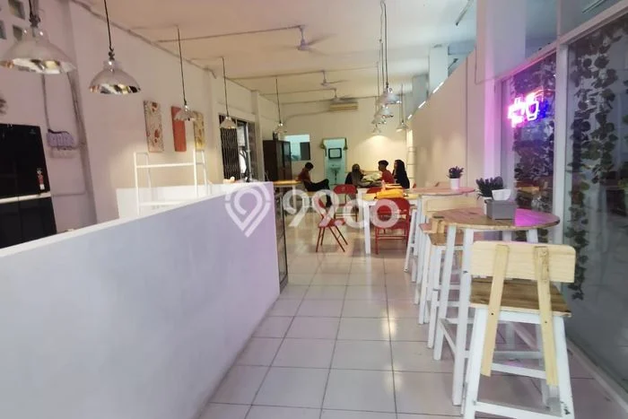 Unit Komersial Dijual di Cikampek Karawang Luas Tanah 2000m2, Luas Bangunan 700m2 Unit Komersial Dijual di Cikampek Karawang Luas Tanah 2000m2, Luas Bangunan 700m2
