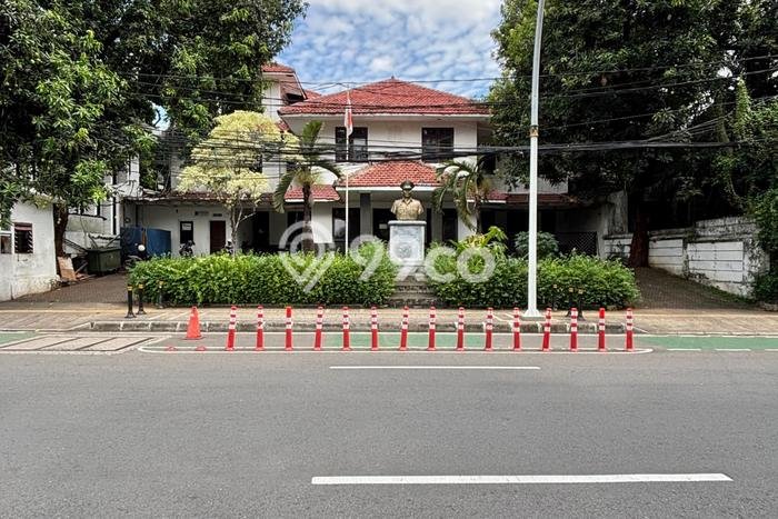 Kantor Dijual di Menteng LT 1046m2, LB 1200m2 untuk Investasi Kantor Dijual di Menteng LT 1046m2, LB 1200m2 untuk Investasi