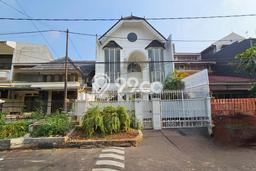 Rumah Luxury Modern Tanpa Renovasi di Pondok Indah Jakarta Selatan Rumah Luxury Modern Tanpa Renovasi di Pondok Indah Jakarta Selatan