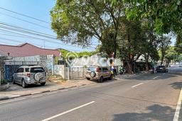 Ready to Use! Luxury House LT 1742m2 Desain Modern di Cipete Ready to Use! Luxury House LT 1742m2 Desain Modern di Cipete