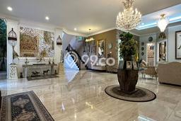 Ready to Use! Luxury House LT 690m2 Desain Elegan di Kemang Ready to Use! Luxury House LT 690m2 Desain Elegan di Kemang