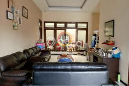 Dijual Cepat Rumah Bagus Siap Huni LB 300m2 di Banyumanik, Semarang Dijual Cepat Rumah Bagus Siap Huni LB 300m2 di Banyumanik, Semarang