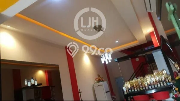 Area Strategis! Disewakan Ruko Lokasi Semarang Timur, Semarang Cocok untuk Bisnis Area Strategis! Disewakan Ruko Lokasi Semarang Timur, Semarang Cocok untuk Bisnis