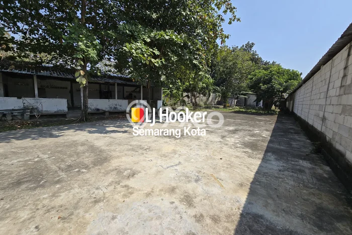 Gudang Favorit Dijual di Tugu Semarang Area Pusat Bisnis Gudang Favorit Dijual di Tugu Semarang Area Pusat Bisnis