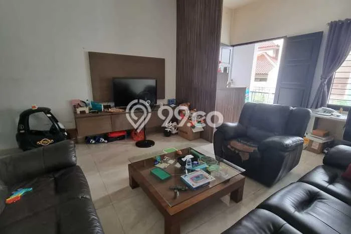 Rumah Luxury Modern Tanpa Renovasi di Taman Surya Jakarta Barat Rumah Luxury Modern Tanpa Renovasi di Taman Surya Jakarta Barat