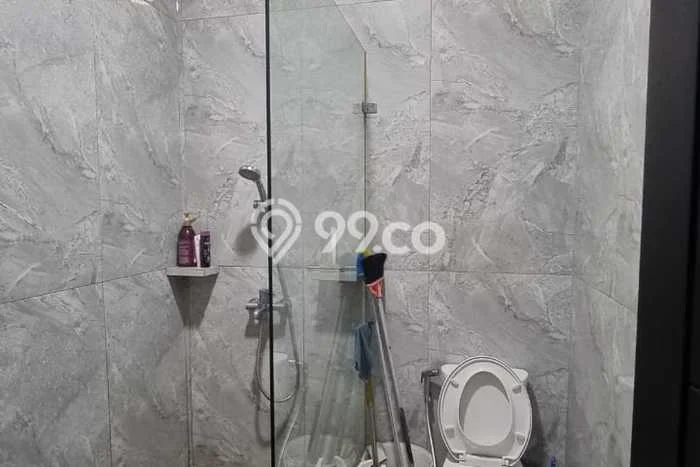 Rumah Luxury Modern Tanpa Renovasi di Taman Surya Jakarta Barat Rumah Luxury Modern Tanpa Renovasi di Taman Surya Jakarta Barat
