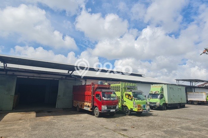 Gudang Disewa di Makassar dengan LB 2262m2 Area Komersial Ramai Gudang Disewa di Makassar dengan LB 2262m2 Area Komersial Ramai