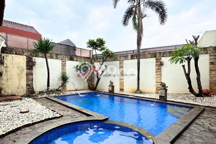 Ready to Use! Premium House LT 348m2 Desain Elegan di Fatmawati Ready to Use! Premium House LT 348m2 Desain Elegan di Fatmawati