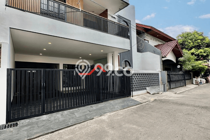 Ready to Use! Premium House LT 155m2 Desain Modern di Ampera Ready to Use! Premium House LT 155m2 Desain Modern di Ampera
