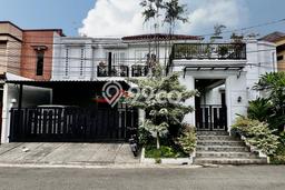 Properti Mewah 4 Kamar Tidur Dekat Fasilitas Umum di , Jakarta Selatan Properti Mewah 4 Kamar Tidur Dekat Fasilitas Umum di , Jakarta Selatan