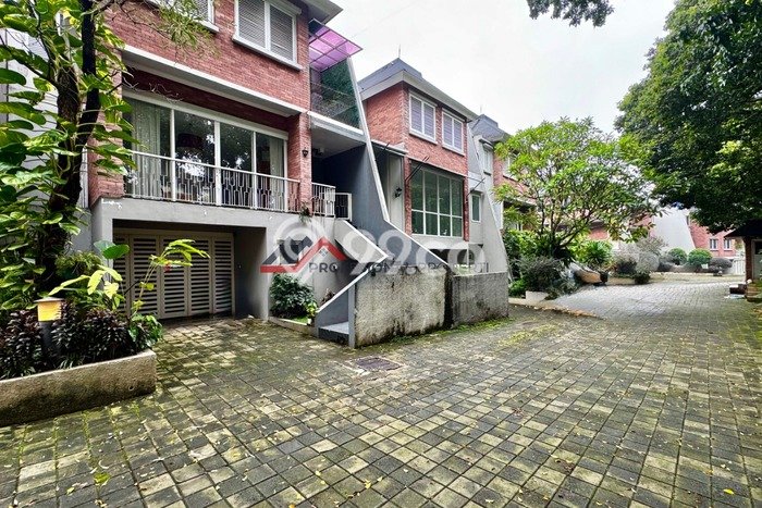 Siap Huni Rumah Mewah 3 Kamar di Cilandak Dekat ke Mana Saja Siap Huni Rumah Mewah 3 Kamar di Cilandak Dekat ke Mana Saja