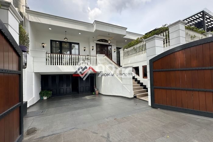 Dijual Hunian Mewah dengan Fasilitas Sekitar Lengkap di Kebayoran Baru, Jakarta Selatan Dijual Hunian Mewah dengan Fasilitas Sekitar Lengkap di Kebayoran Baru, Jakarta Selatan
