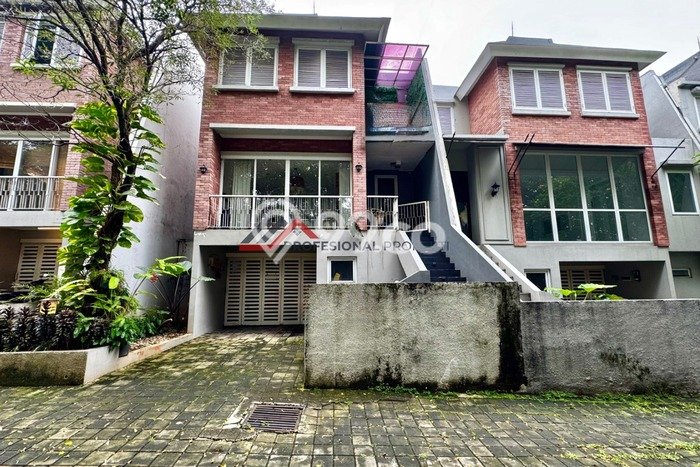 Siap Huni Rumah Mewah 3 Kamar di Cilandak Dekat ke Mana Saja Siap Huni Rumah Mewah 3 Kamar di Cilandak Dekat ke Mana Saja