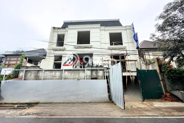 Siap Huni Rumah Mewah 4 Kamar di Kebayoran Baru Dekat ke Mana Pun Siap Huni Rumah Mewah 4 Kamar di Kebayoran Baru Dekat ke Mana Pun