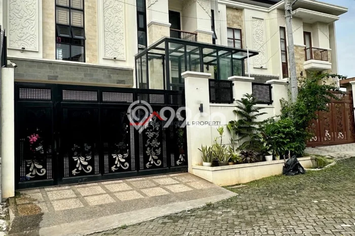 For Sale! Luxury House LT 233m2 Desain Elegan di Lebak Bulus For Sale! Luxury House LT 233m2 Desain Elegan di Lebak Bulus