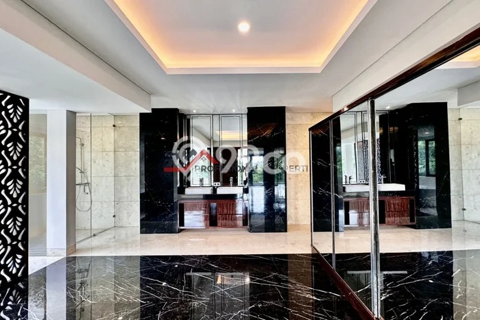 Jual Rumah Mewah Megah Dengan View Eksklusif di Kemang, Jakarta Selatan Jual Rumah Mewah Megah Dengan View Eksklusif di Kemang, Jakarta Selatan
